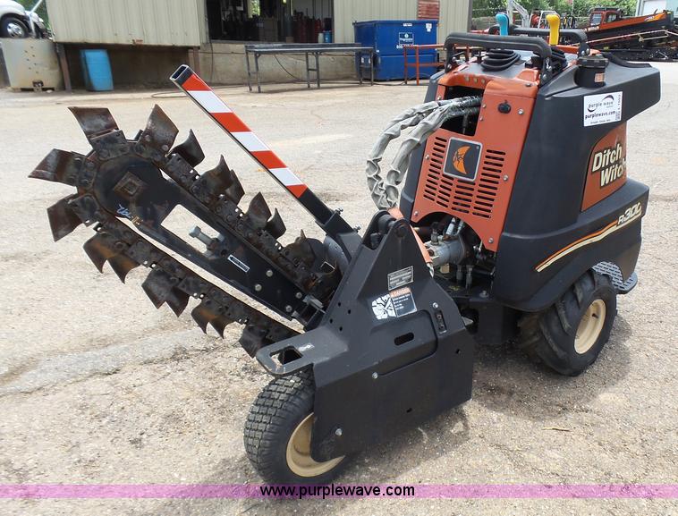 image for item L1553 2007 Ditch Witch Zahn R300 trencher