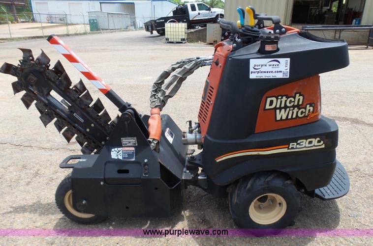 image for item L1553 2007 Ditch Witch Zahn R300 trencher