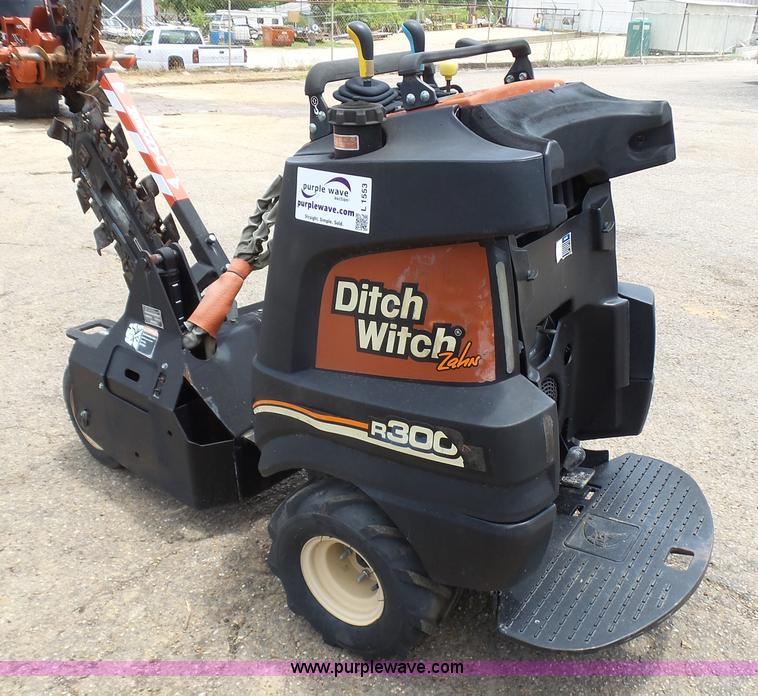 image for item L1553 2007 Ditch Witch Zahn R300 trencher