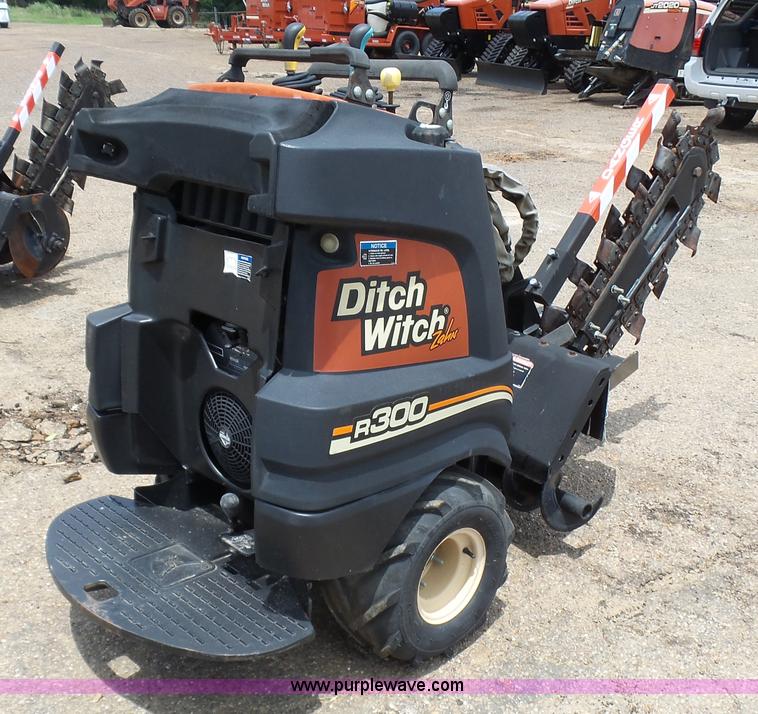 image for item L1553 2007 Ditch Witch Zahn R300 trencher