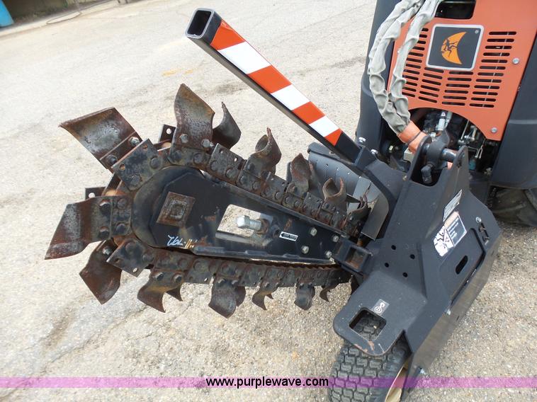image for item L1553 2007 Ditch Witch Zahn R300 trencher