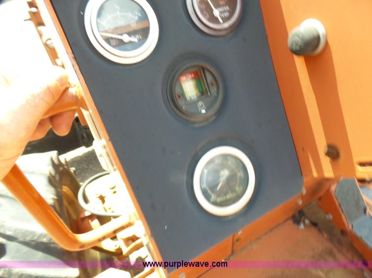 image for item L1558 1999 Ditch Witch 8020 trencher