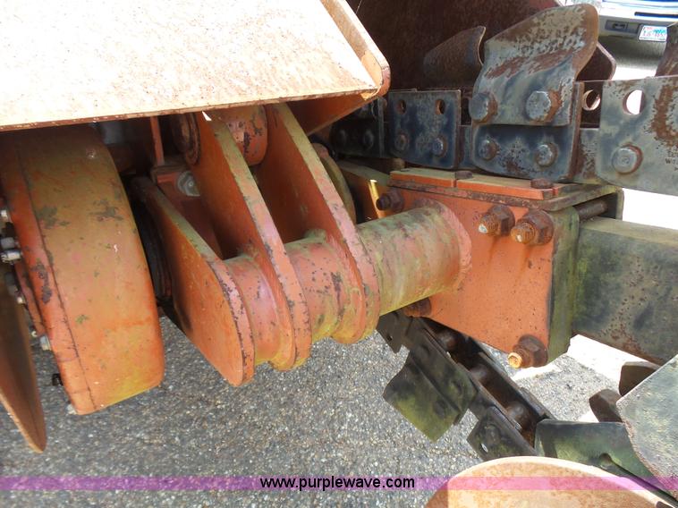 image for item L1558 1999 Ditch Witch 8020 trencher