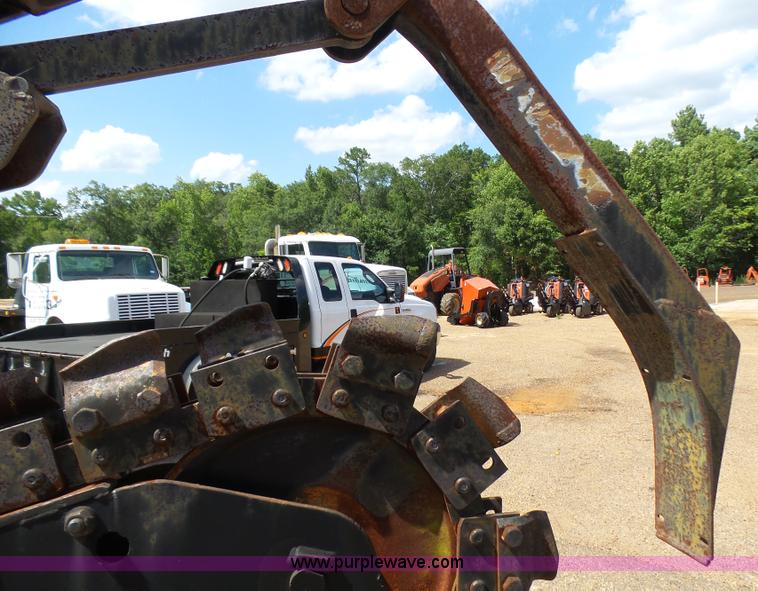 image for item L1558 1999 Ditch Witch 8020 trencher
