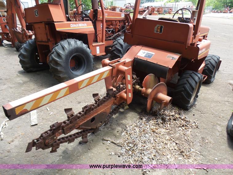 image for item L1563 1985 Ditch Witch 3210 trencher