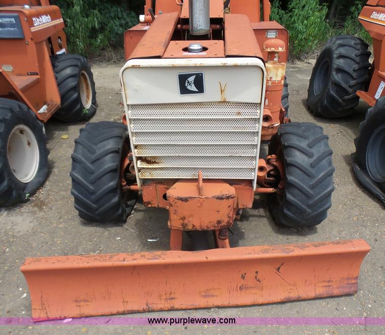 image for item L1563 1985 Ditch Witch 3210 trencher