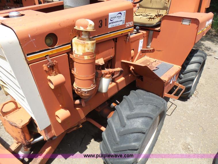 image for item L1563 1985 Ditch Witch 3210 trencher