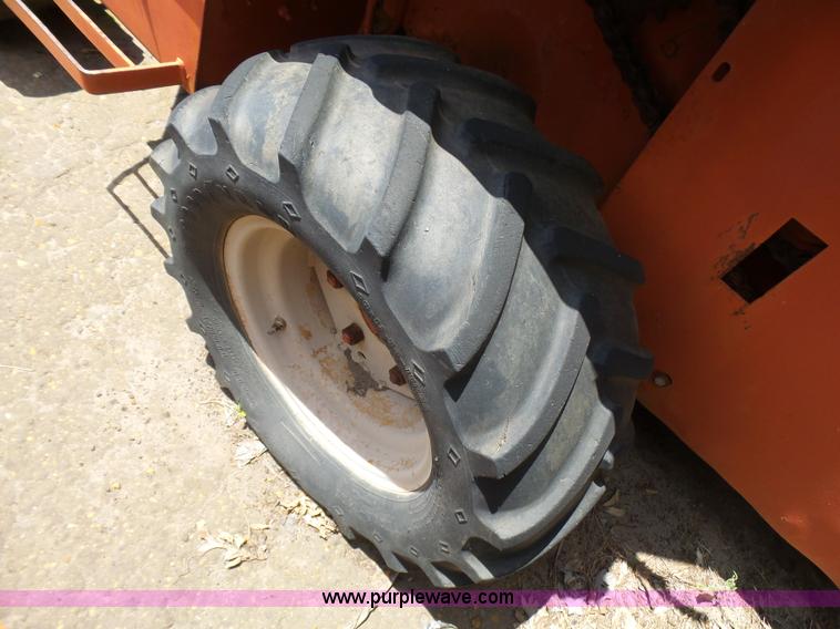 image for item L1563 1985 Ditch Witch 3210 trencher