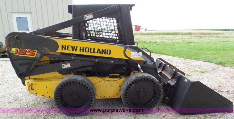 image for item L5499 2006 New Holland L185 skid steer
