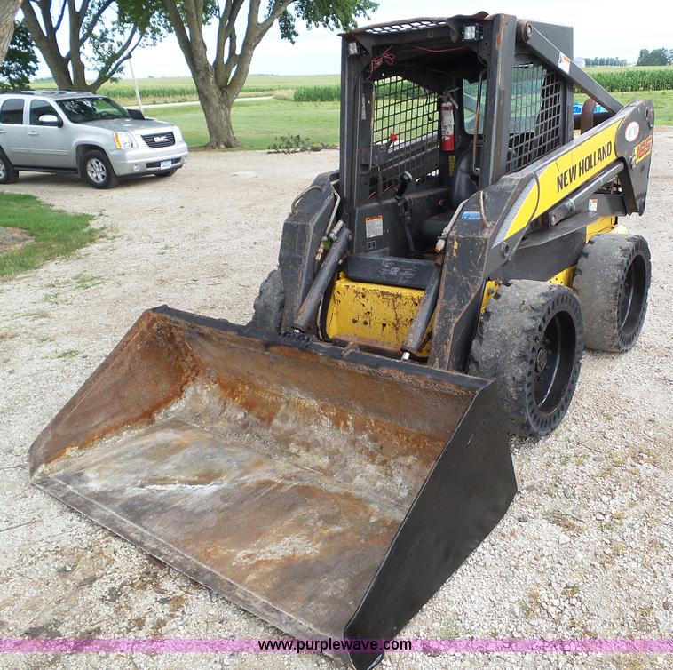 image for item L5499 2006 New Holland L185 skid steer