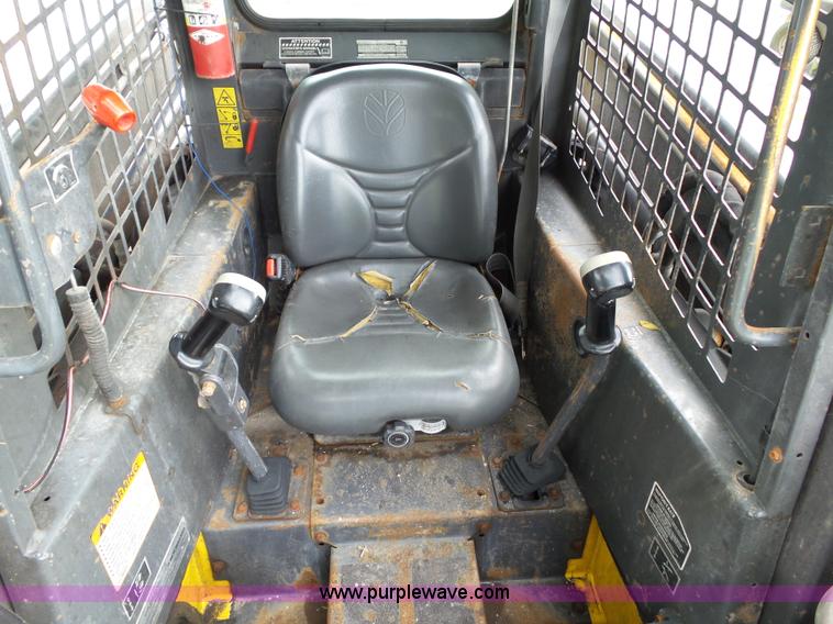 image for item L5499 2006 New Holland L185 skid steer