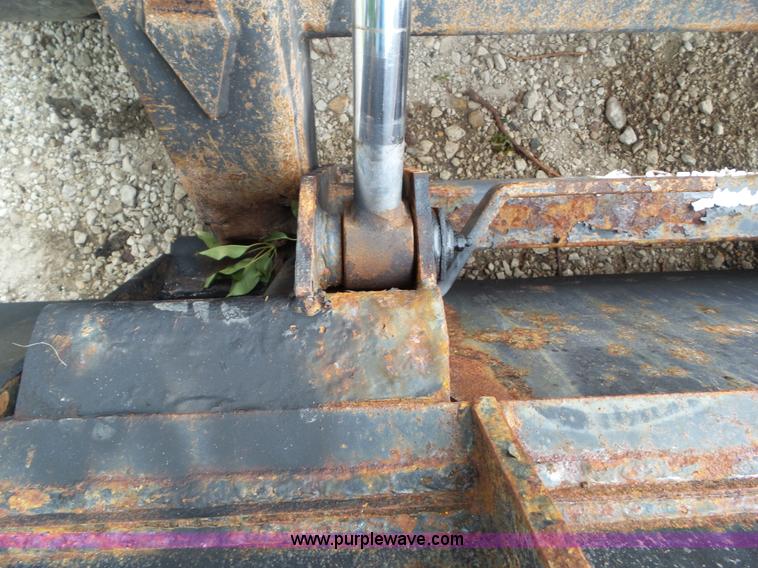 image for item L5499 2006 New Holland L185 skid steer