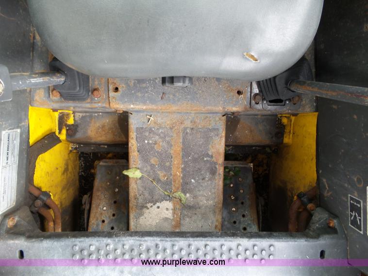 image for item L5499 2006 New Holland L185 skid steer