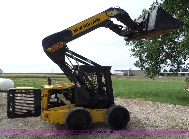 image for item L5499 2006 New Holland L185 skid steer
