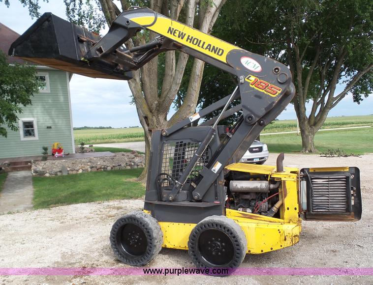 image for item L5499 2006 New Holland L185 skid steer