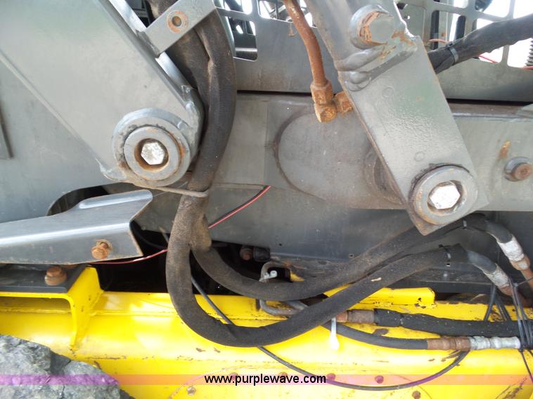 image for item L5499 2006 New Holland L185 skid steer