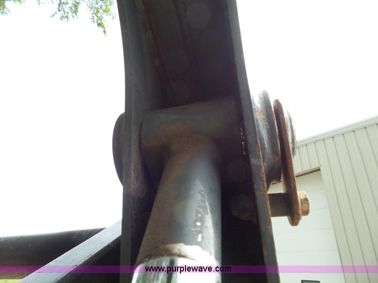 image for item L5499 2006 New Holland L185 skid steer