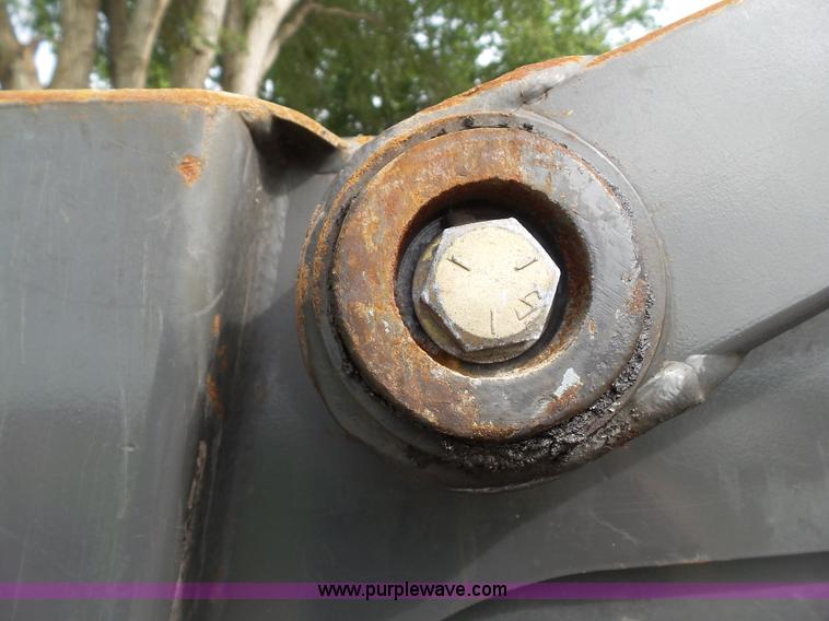 image for item L5499 2006 New Holland L185 skid steer