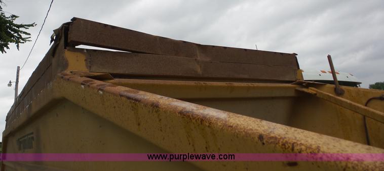 image for item L5910 1999 Load King 2060 bottom dump trailer