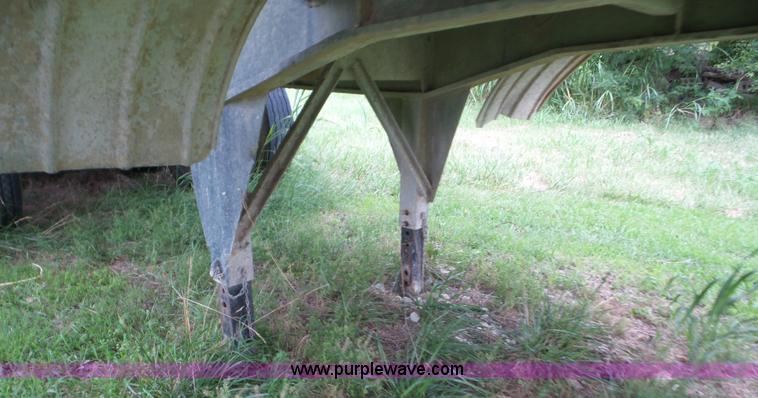 image for item L5911 1987 Fruehauf DA5-NDZ-M2-22-712 end dump trailer