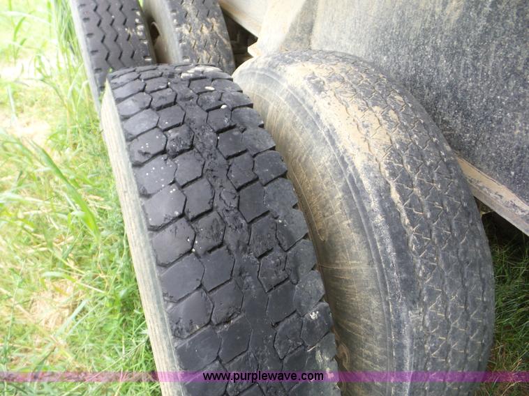 image for item L5911 1987 Fruehauf DA5-NDZ-M2-22-712 end dump trailer