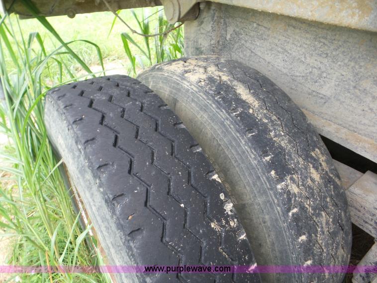 image for item L5911 1987 Fruehauf DA5-NDZ-M2-22-712 end dump trailer