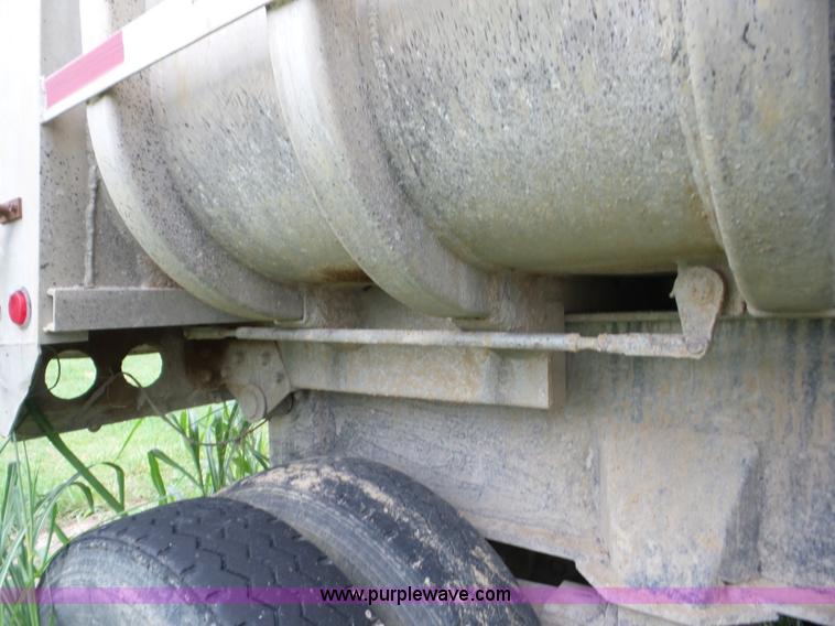 image for item L5911 1987 Fruehauf DA5-NDZ-M2-22-712 end dump trailer