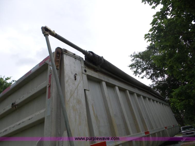 image for item L5911 1987 Fruehauf DA5-NDZ-M2-22-712 end dump trailer
