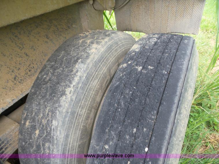 image for item L5911 1987 Fruehauf DA5-NDZ-M2-22-712 end dump trailer