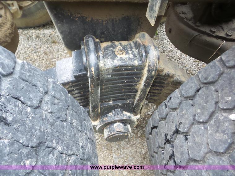 image for item L5912 1999 Mack CH613 semi truck