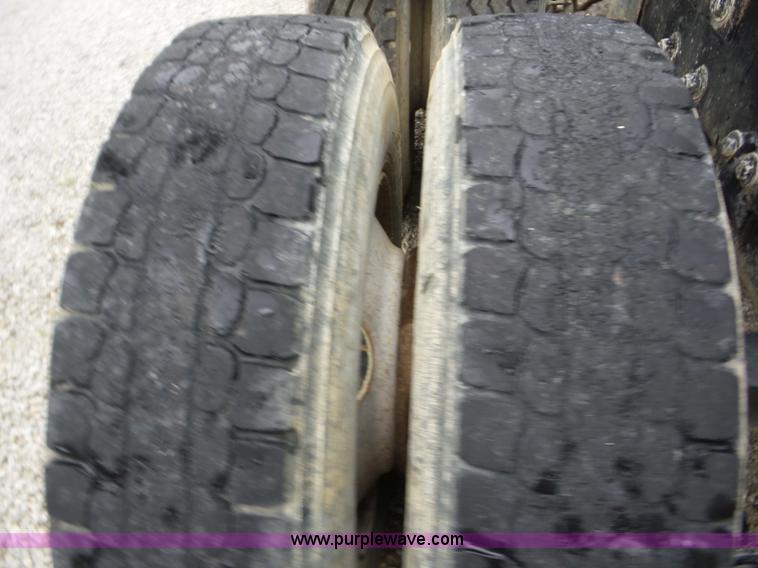 image for item L5912 1999 Mack CH613 semi truck