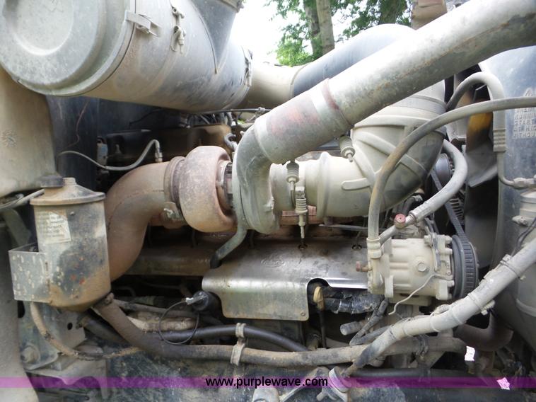 image for item L5912 1999 Mack CH613 semi truck