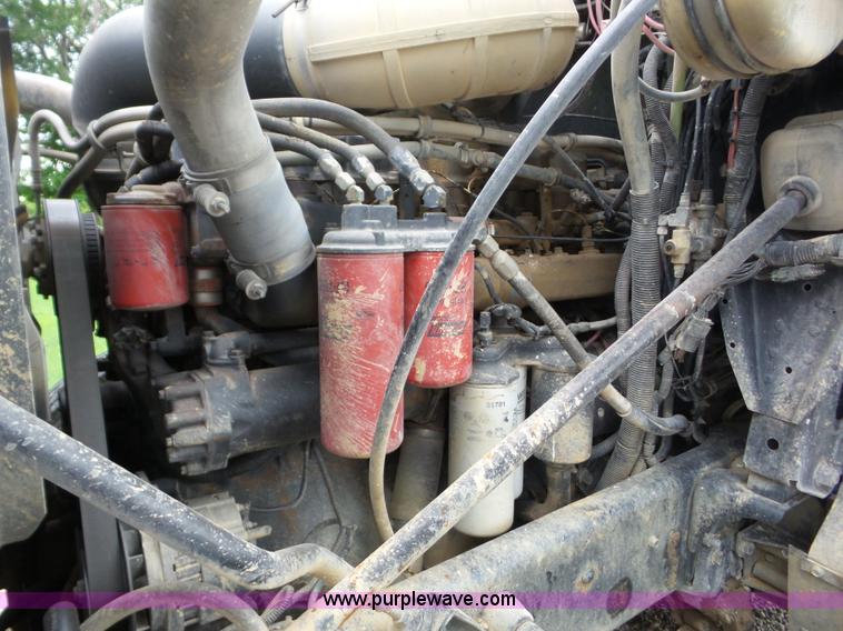 image for item L5912 1999 Mack CH613 semi truck