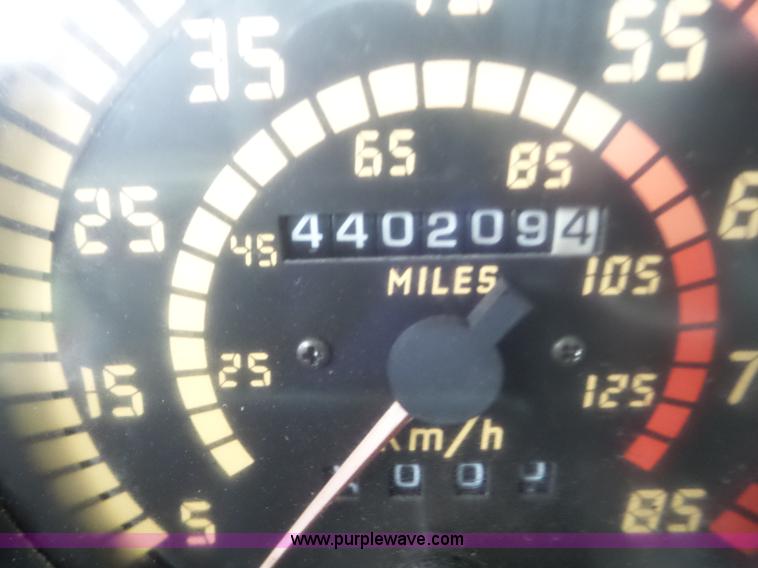 image for item L5912 1999 Mack CH613 semi truck