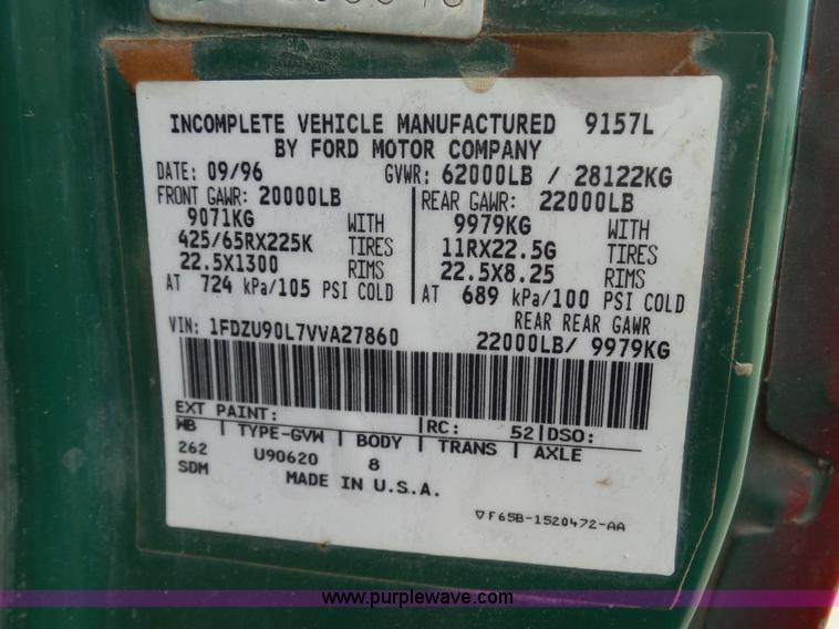 image for item L6364 1997 Ford LT9000 mixer truck