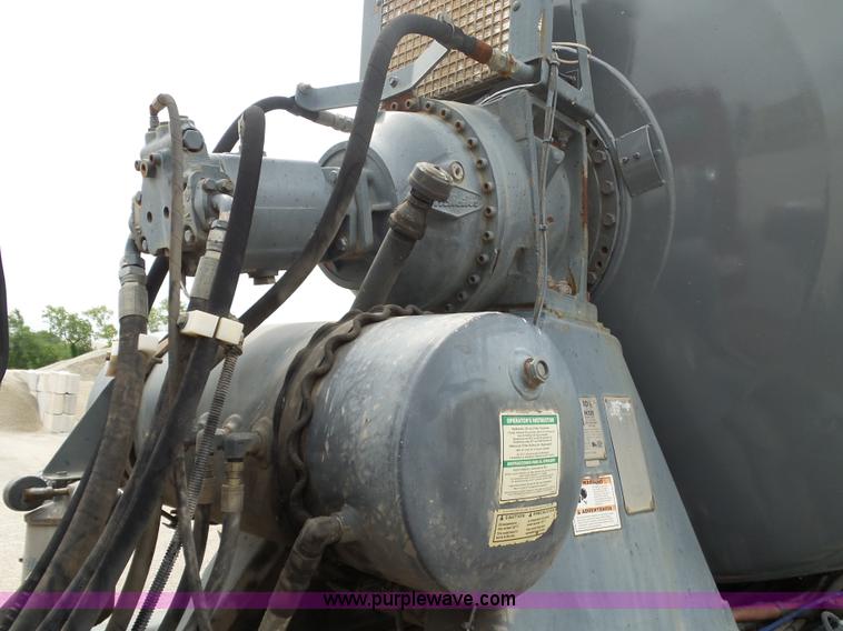 image for item L6364 1997 Ford LT9000 mixer truck