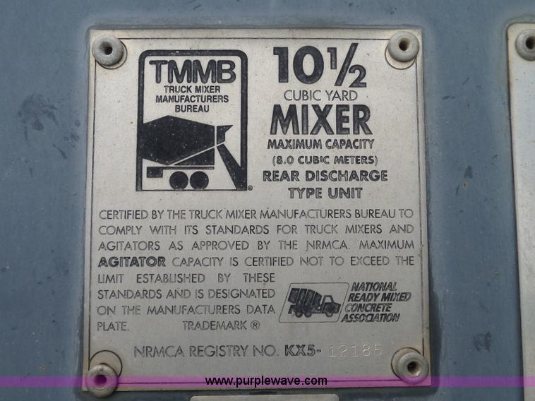 image for item L6364 1997 Ford LT9000 mixer truck