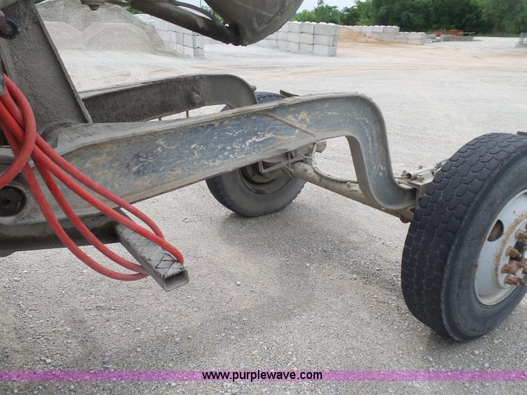 image for item L6364 1997 Ford LT9000 mixer truck