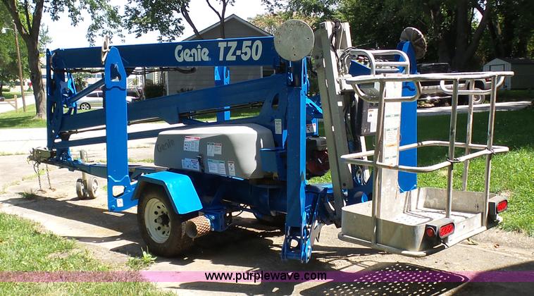 image for item L7083 2005 Genie TZ-50 towable boom lift