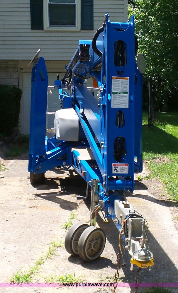 image for item L7083 2005 Genie TZ-50 towable boom lift
