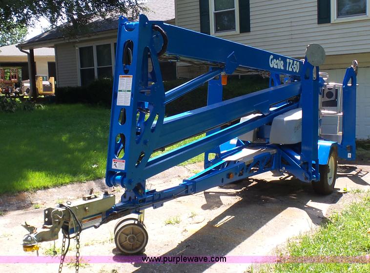 image for item L7083 2005 Genie TZ-50 towable boom lift