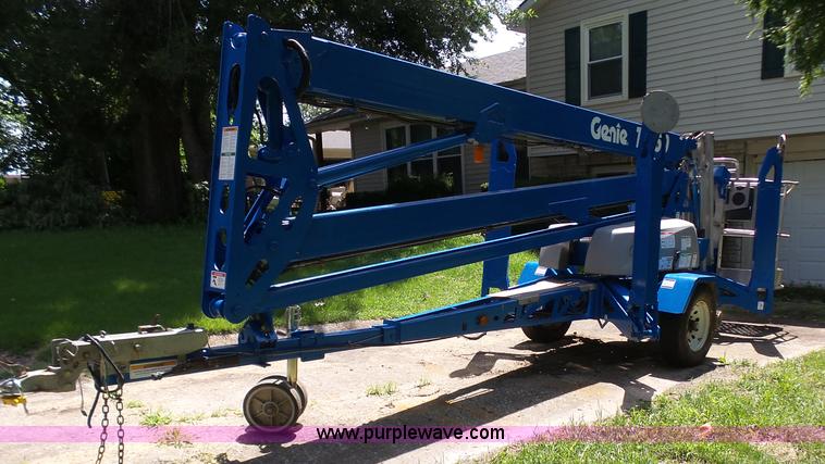 image for item L7083 2005 Genie TZ-50 towable boom lift