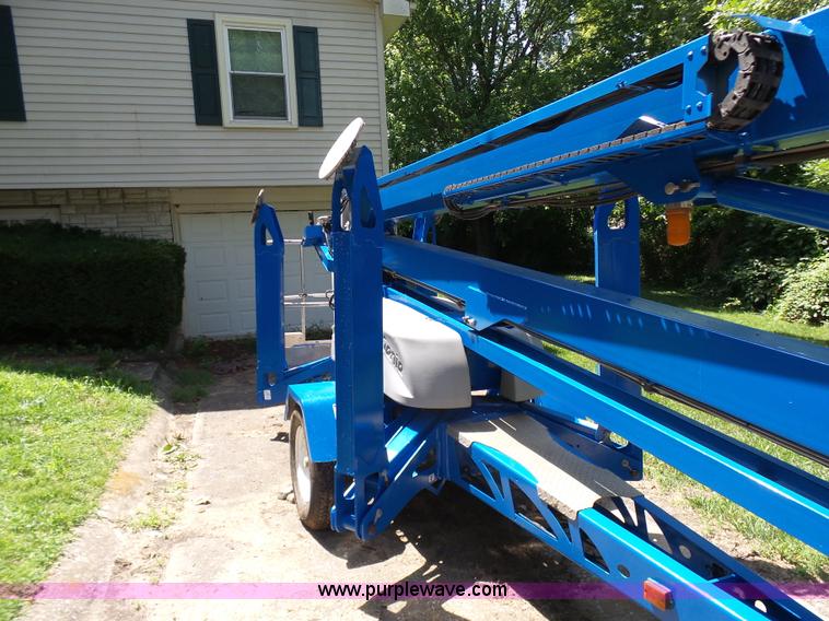 image for item L7083 2005 Genie TZ-50 towable boom lift
