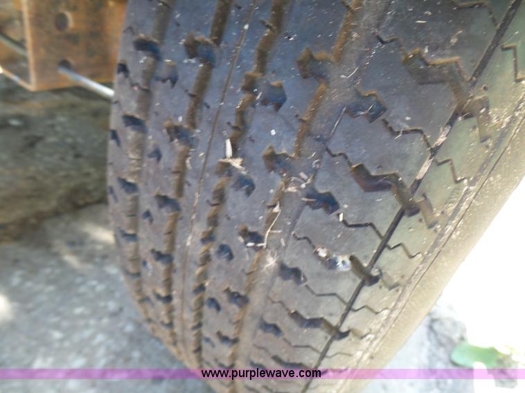 image for item L7083 2005 Genie TZ-50 towable boom lift