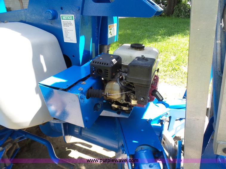 image for item L7083 2005 Genie TZ-50 towable boom lift