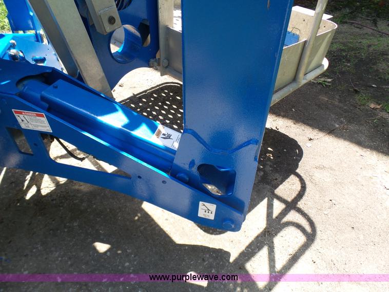 image for item L7083 2005 Genie TZ-50 towable boom lift