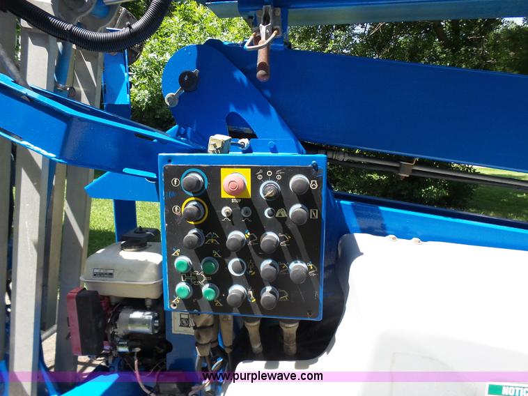 image for item L7083 2005 Genie TZ-50 towable boom lift