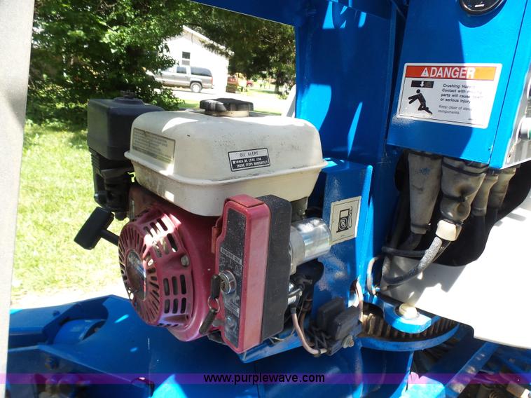 image for item L7083 2005 Genie TZ-50 towable boom lift