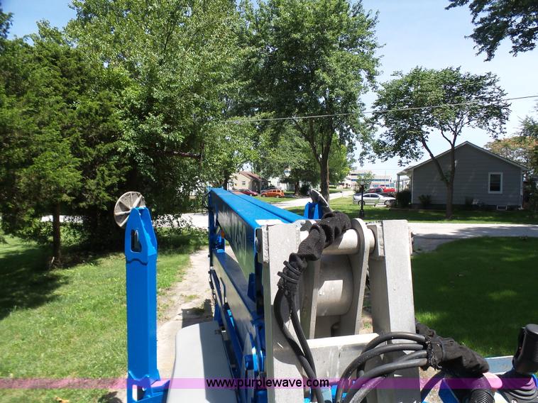 image for item L7083 2005 Genie TZ-50 towable boom lift