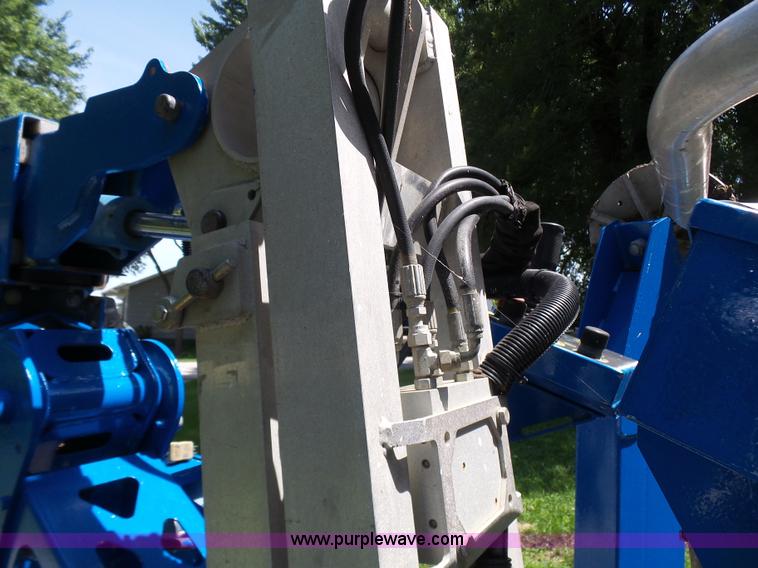 image for item L7083 2005 Genie TZ-50 towable boom lift